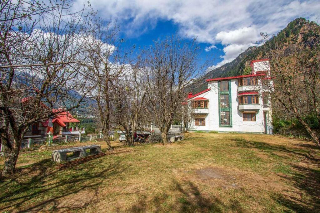 White Musk Resort - Manali (Himachal Pradesh) — Photos 1
